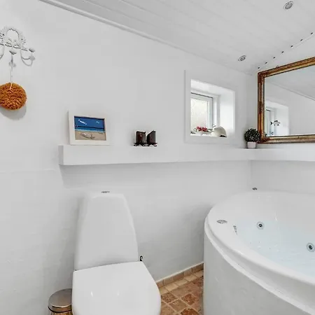 Hébergement de vacances Awesome In With Kitchen Hals