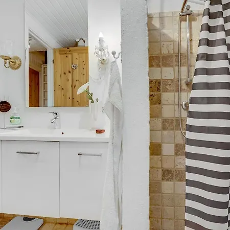 Awesome In With Kitchen Hébergement de vacances Hals